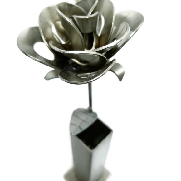 Scrap Metal Art Welded Steel Rose and Vase - Picture 8 of 8